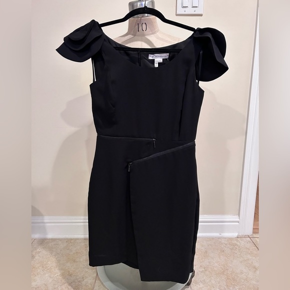 BCBGeneration Dresses & Skirts - BCBGeneration little black zipper dress 6